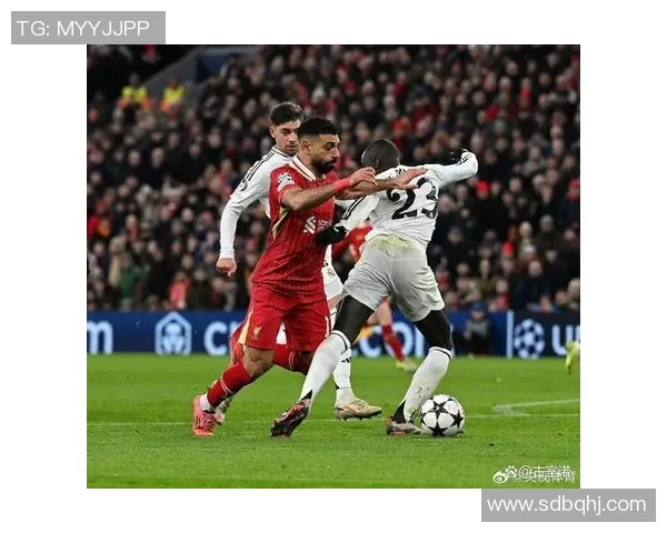 毫米之差的宿命：曼联15次中框领跑英超，B费是“倒霉蛋”还是“发动机”？